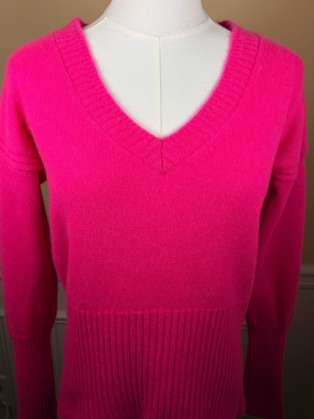 💗 Derek Lam 10 Crosby XS 100% Cashmere Hot Pink V-Neck Sweater